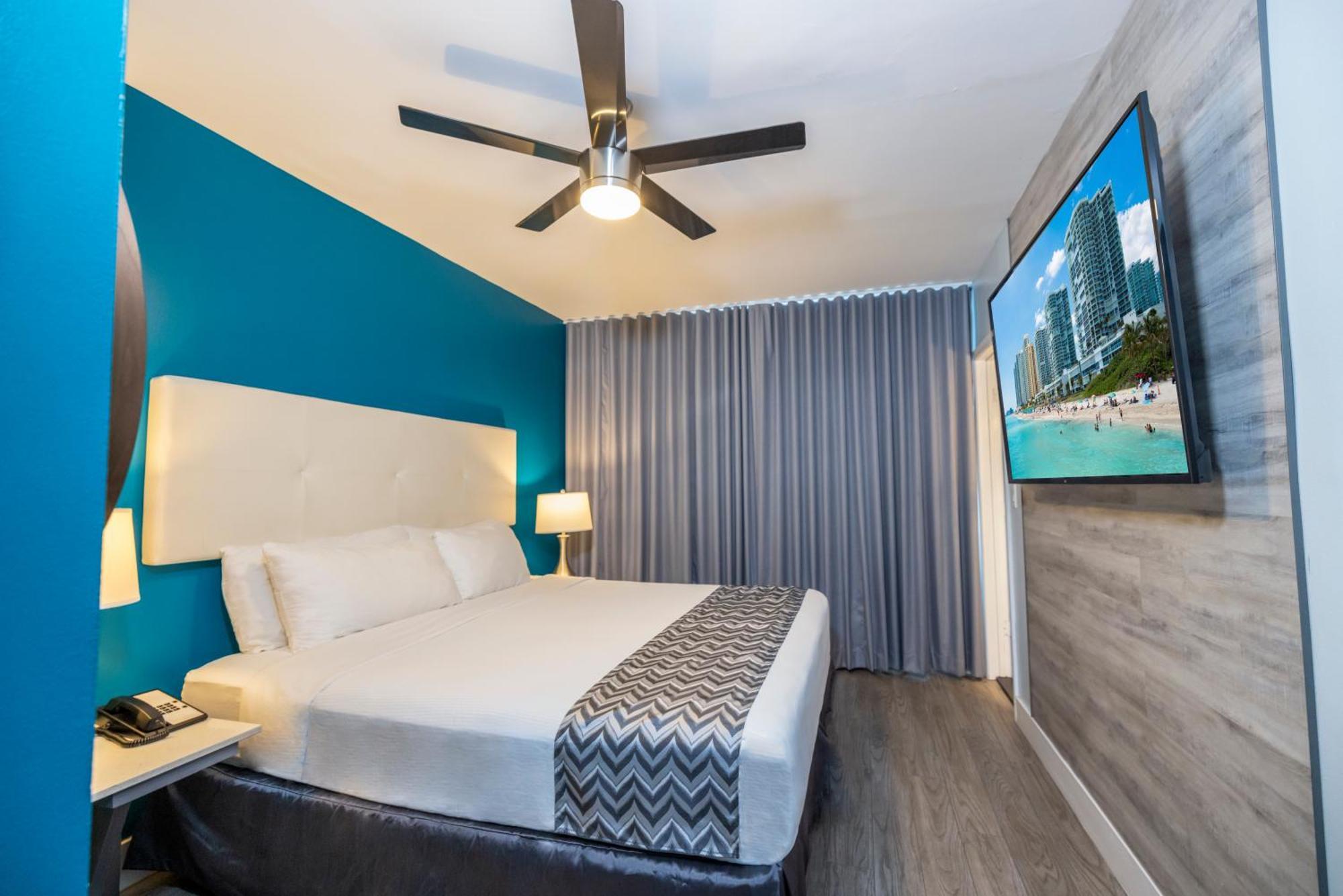 Deluxe King Room