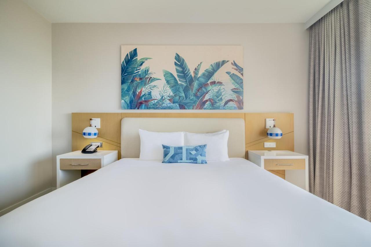 King Bed Oceanfront Balcony