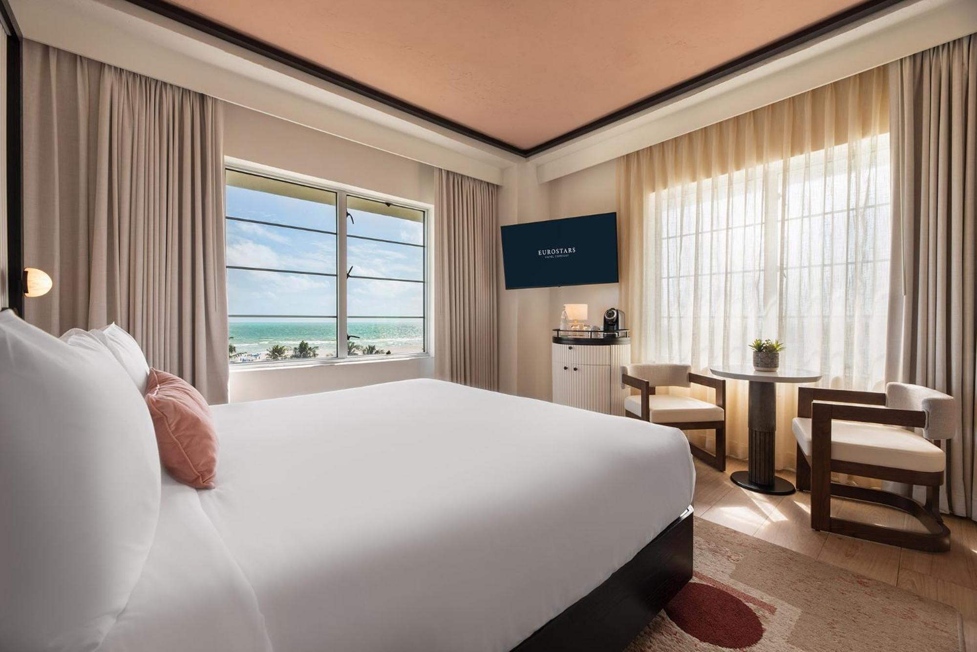 Deluxe King Room corner ocean view,1624761712:JPEG