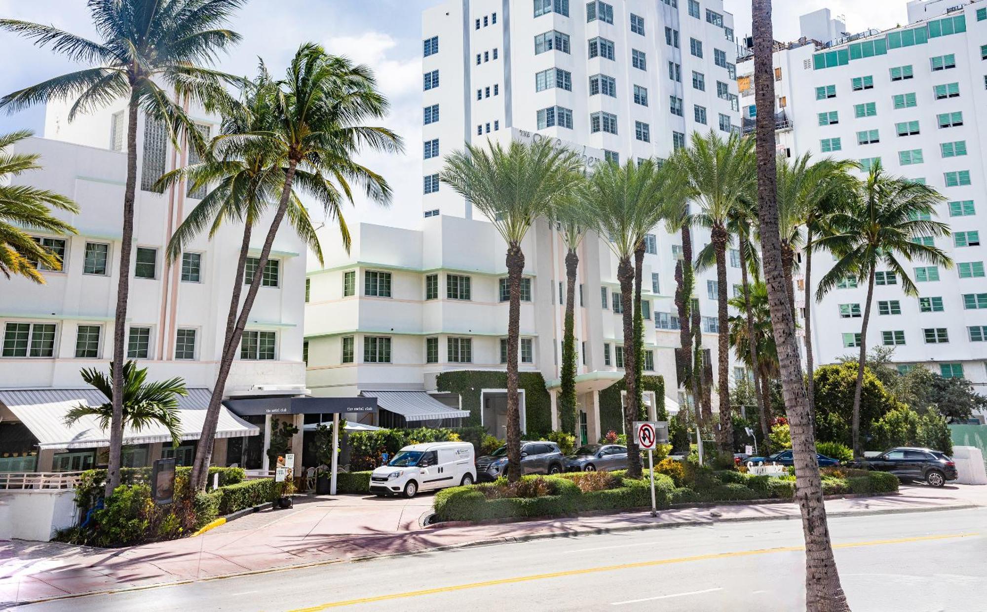 Junior Suite King City View