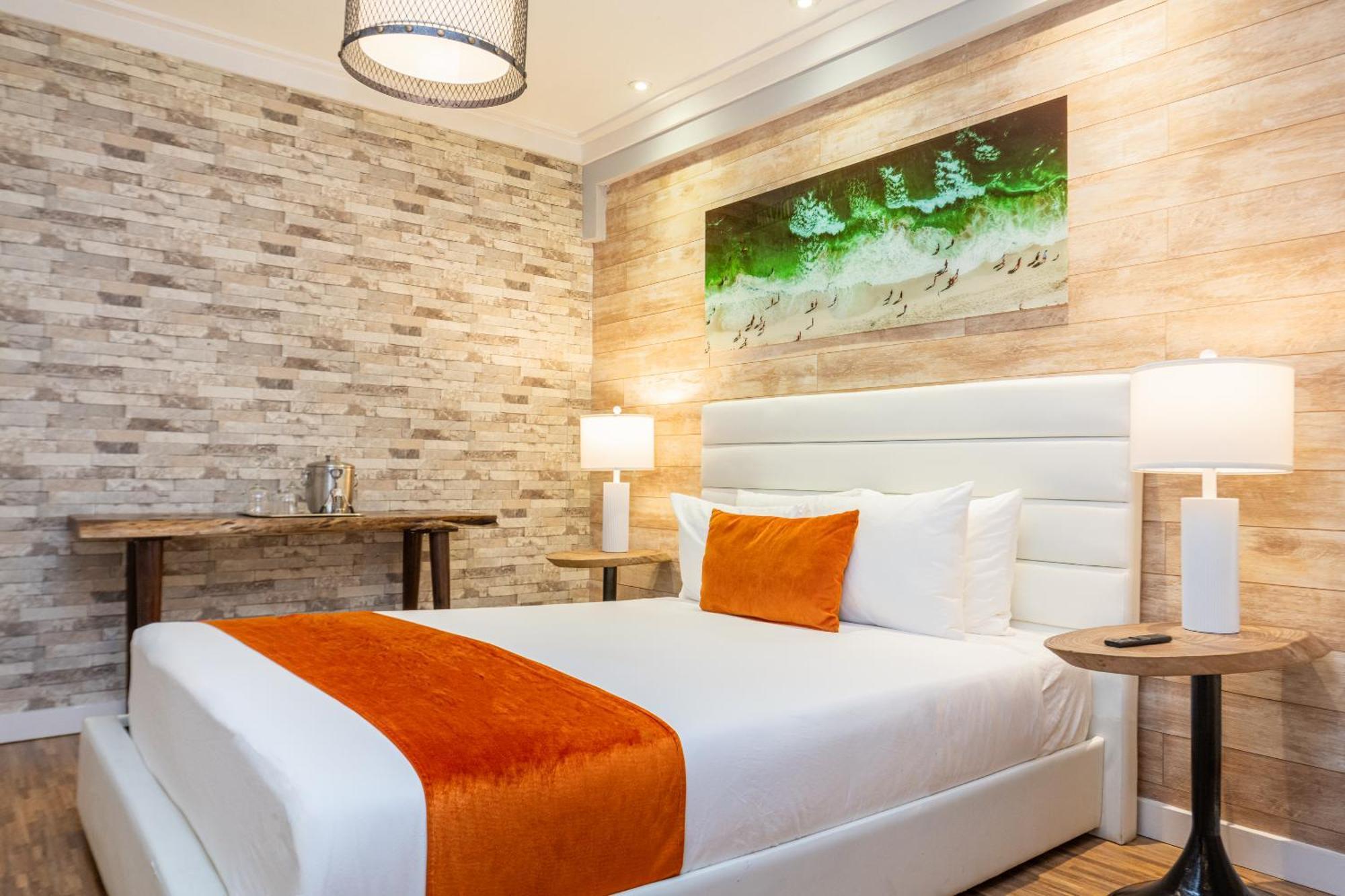 Deluxe Double Queen Jr Suite