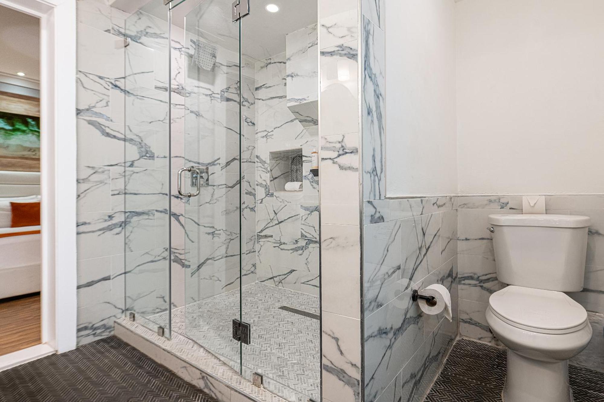 Deluxe Double Queen Jr Suite